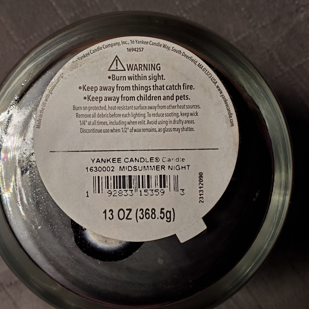 Yankee Candle Midsummers Night 13 oz Candle with Lid - Picture 2 of 6